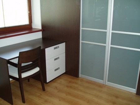 Posuvné dveře ASTIN, sklo LACOMAT. Vstup do šatny.